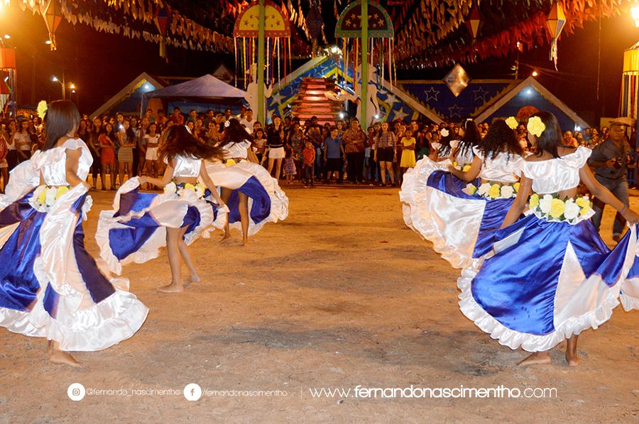 Sarau da Educação é o destaque da 3ª noite do Arraiá do Povão   