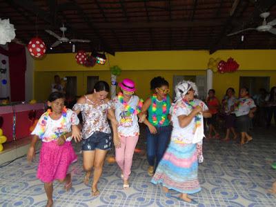 Idosos caem na folia em Baile de Carnaval promovido pelo CRAS de Junco do Maranhão