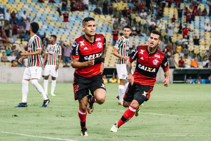 Sul-americana: Flamengo vence clássico e fica perto da semi