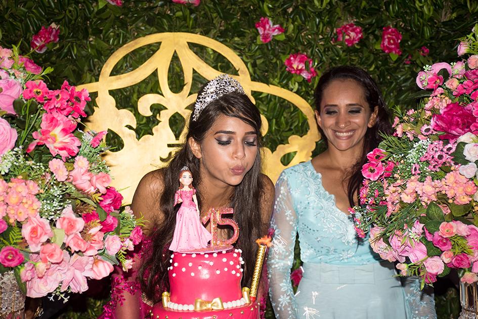 Um luxo! Iara Santana fecha o ano com linda festa de aniversário