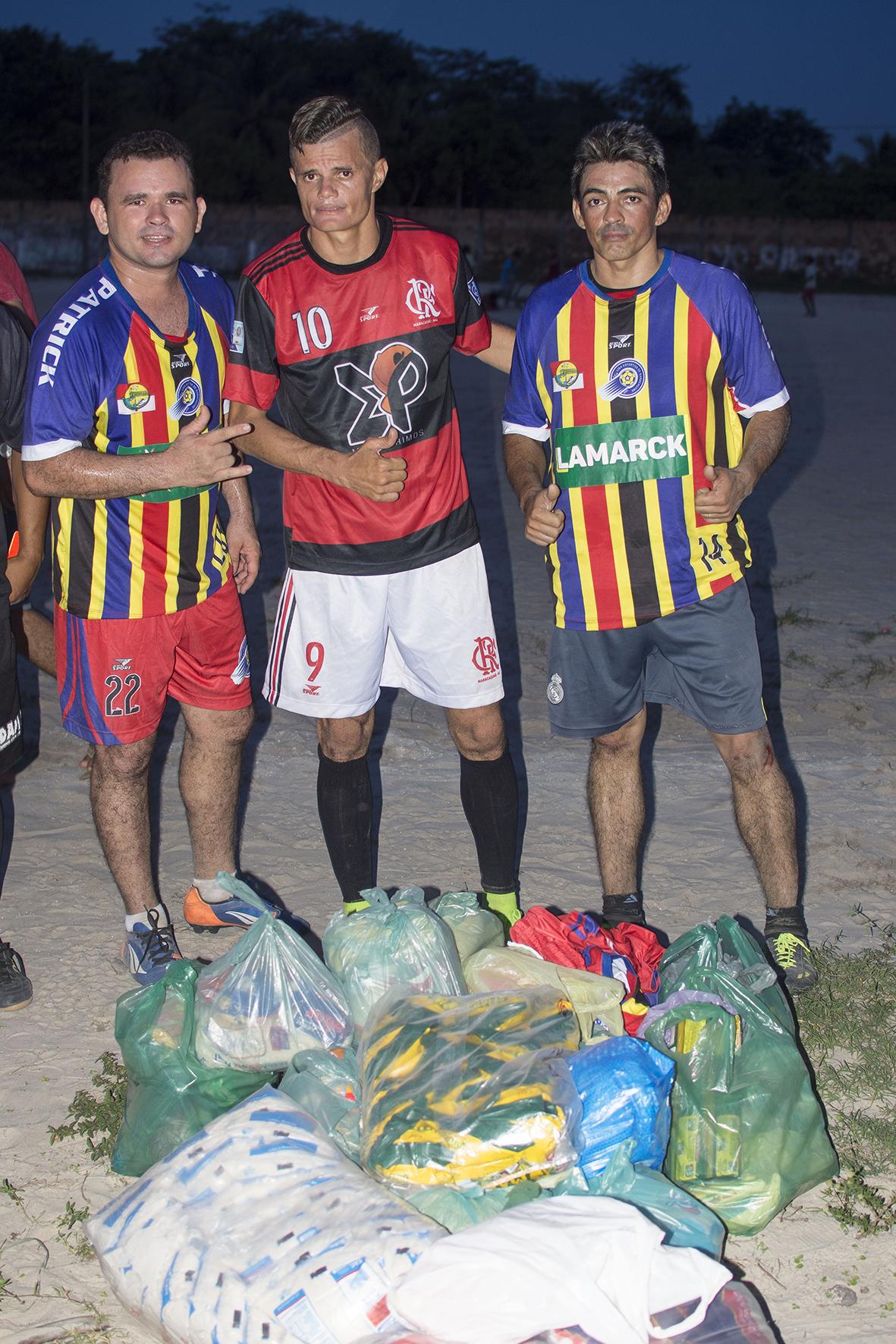 Amigos do Ratinho versus amigos do Fabiano: uma partida solidária