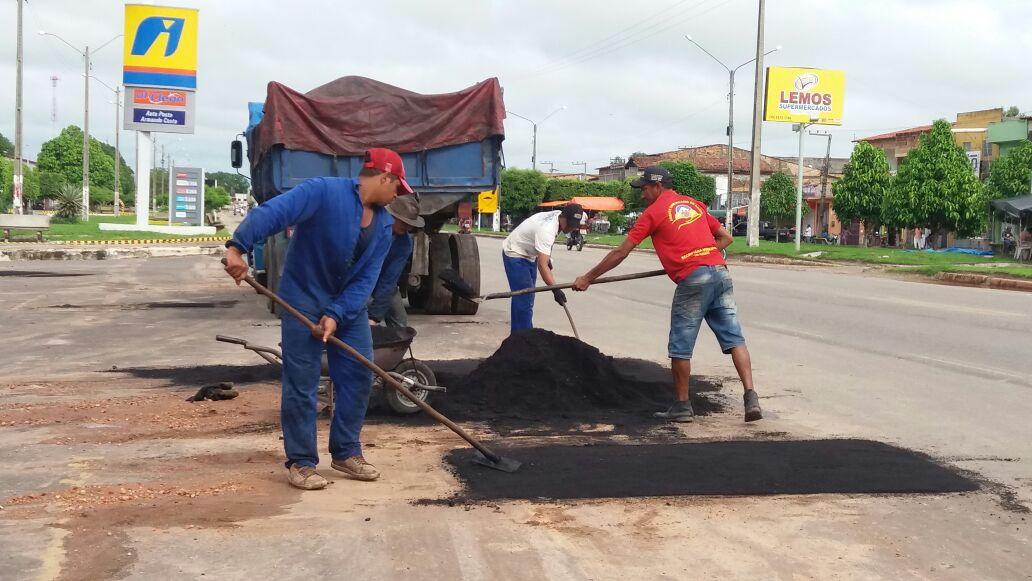 Prefeitura de Maracaçumé segue recuperando as vias públicas