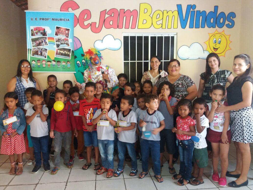 Na Escola Maurícia as aulas iniciaram com muita alegria da criançada