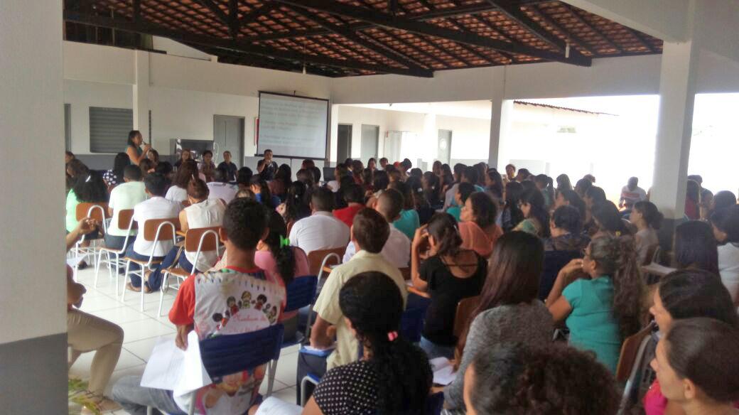 SEMED de Amapá reúne aprovados em seletivo para esclarecer as principais metas para o primeiro semestre de 2018