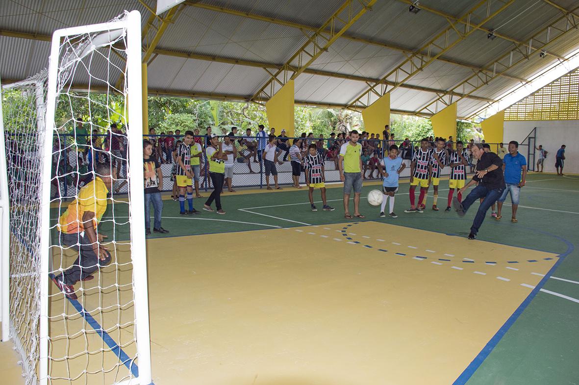 Inauguração e reinauguração movimentam o domingo maracaçumeense