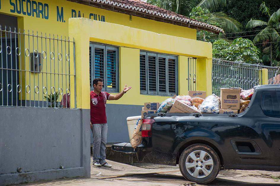 Merenda escolar é distribuída nas escolas de Amapá do Maranhão