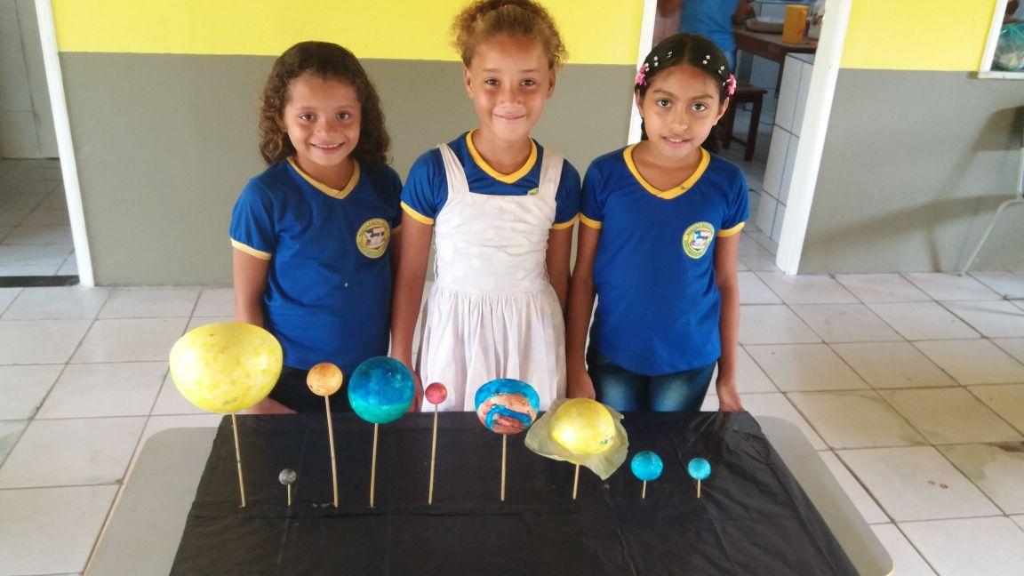 Escola Adrielly Simone realiza exposição sobre o Sistema Solar