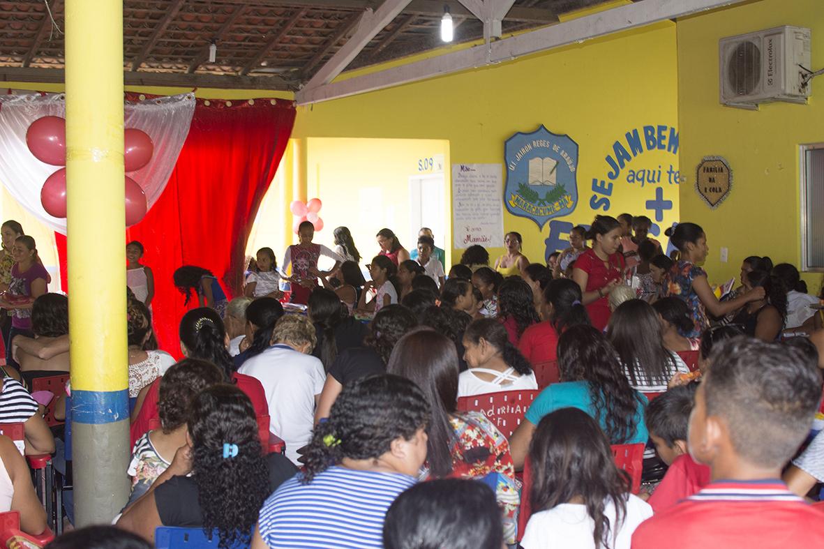 Escolas de Maracaçumé comemoram o Dia das Mães com homenagens, presentes e reconhecimento