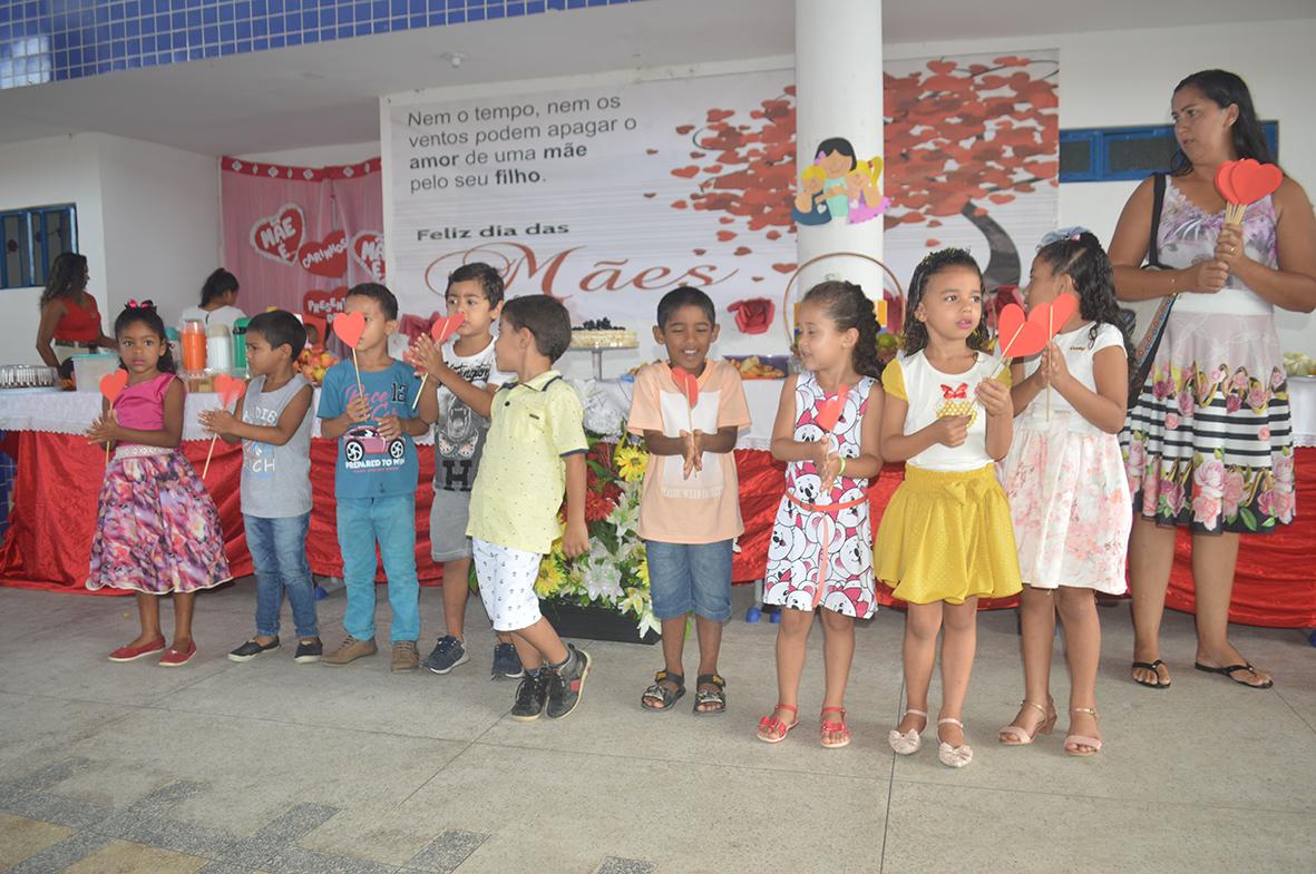 Escolas de Maracaçumé comemoram o Dia das Mães com homenagens, presentes e reconhecimento