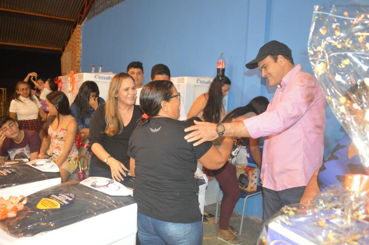 Milhares de mães participaram do Show de Prêmios preparado pela prefeitura de Maracaçumé