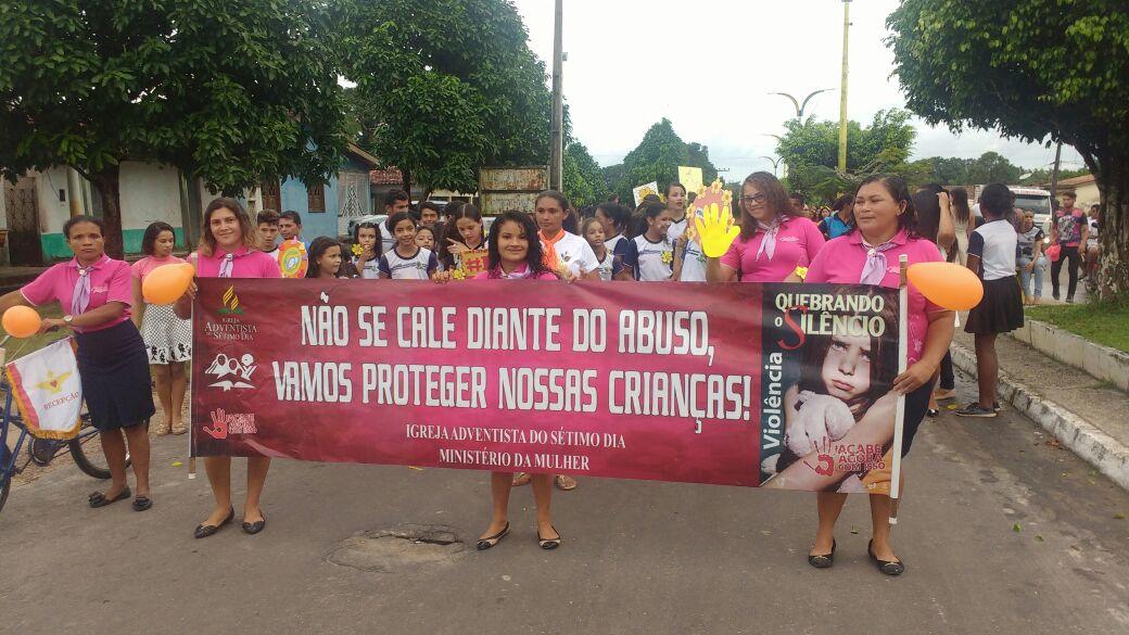 Amapá do Maranhão realiza caminhada alusiva ao Dia Nacional de Combate ao Abuso e a Exploração Sexual de Crianças e Adolescentes e leva multidão para as ruas