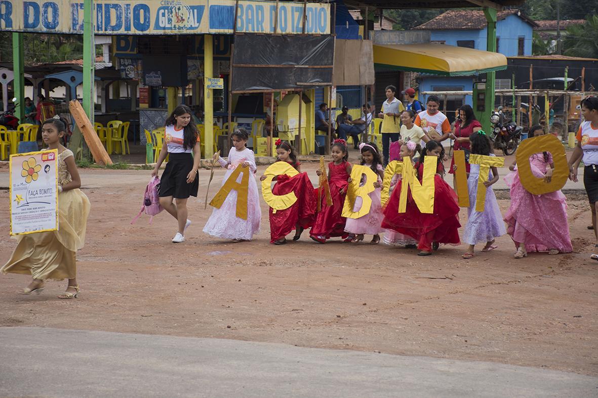 Caminhada alusiva ao Dia de Combate ao Abuso e a Exploração Sexual de Crianças e Adolescentes chama atenção dos maracaçumeenses