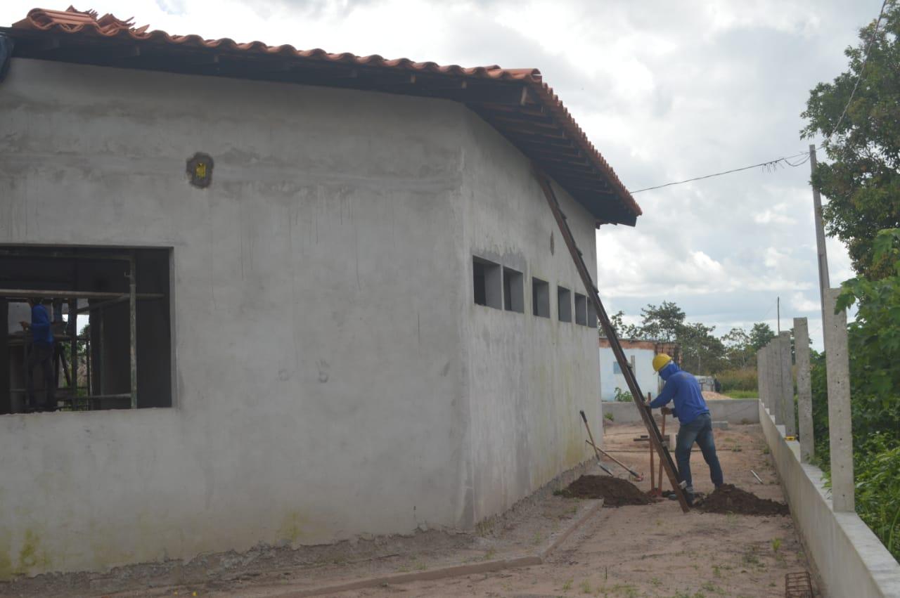 Construção da Escola Digna avança