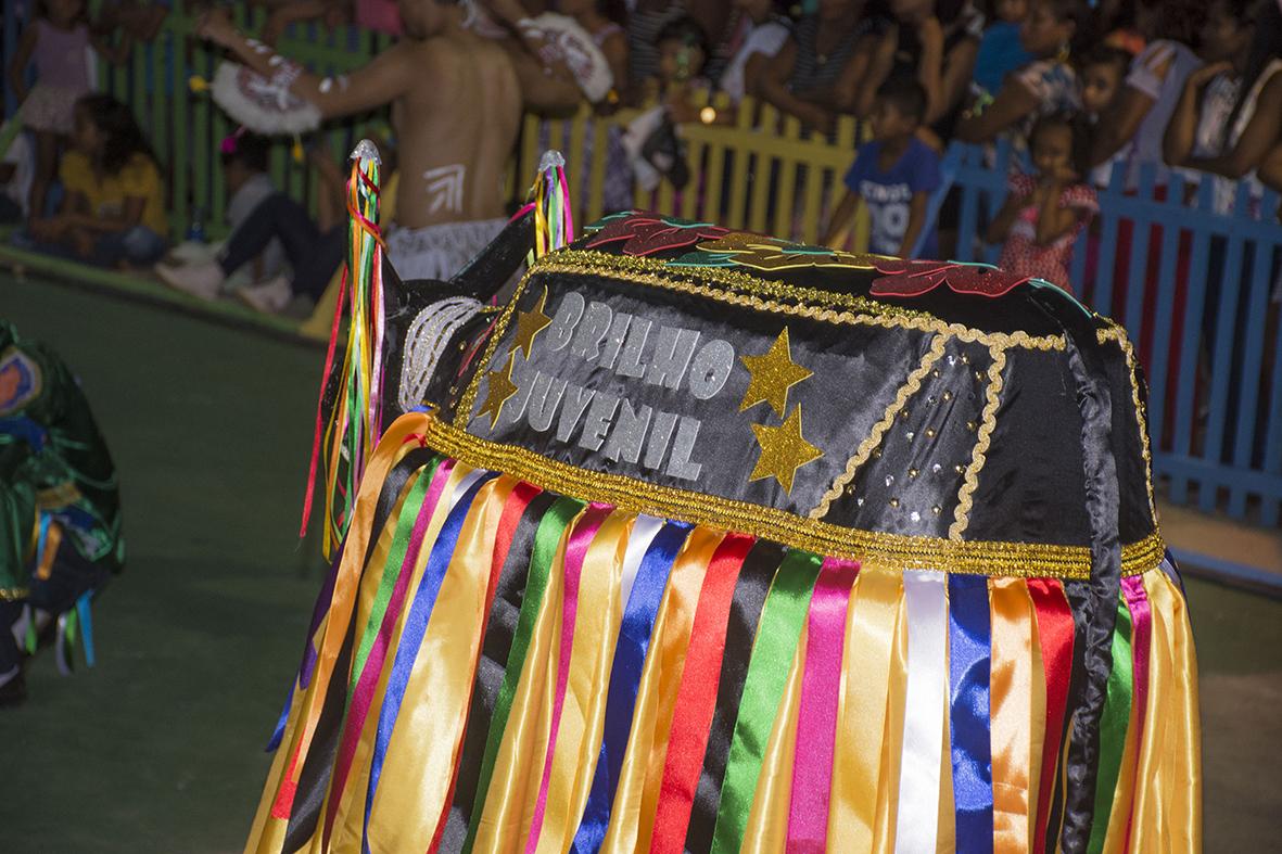 Quadrilhas e danças folclóricas encantam o público na primeira noite do Arraiá do Povão