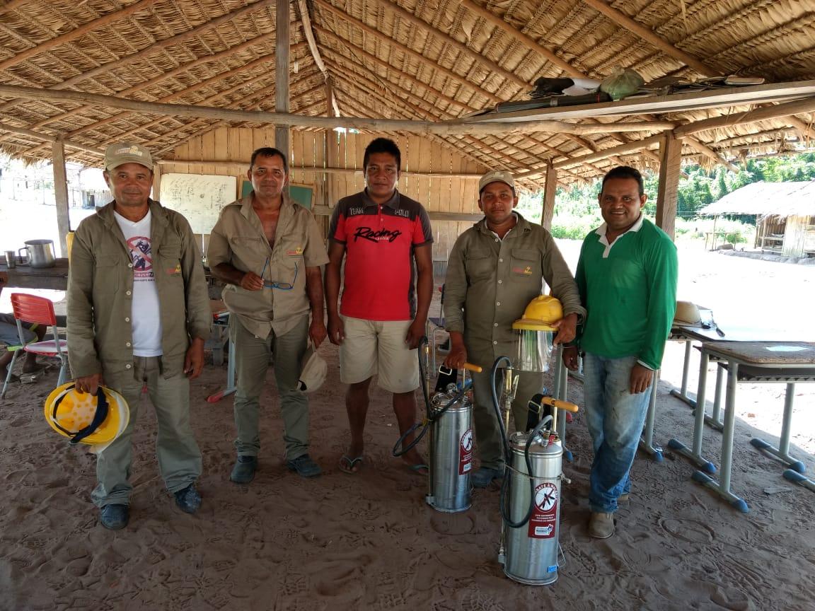 A pedido do ver. Marcos, equipe de ACE realiza borrifação em Gurupiúna