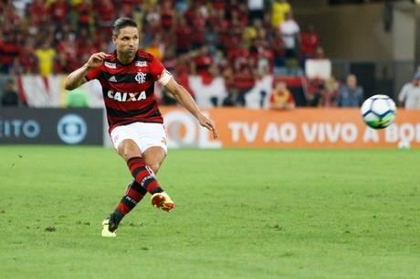 Flamengo vence e garante liderança até depois da Copa