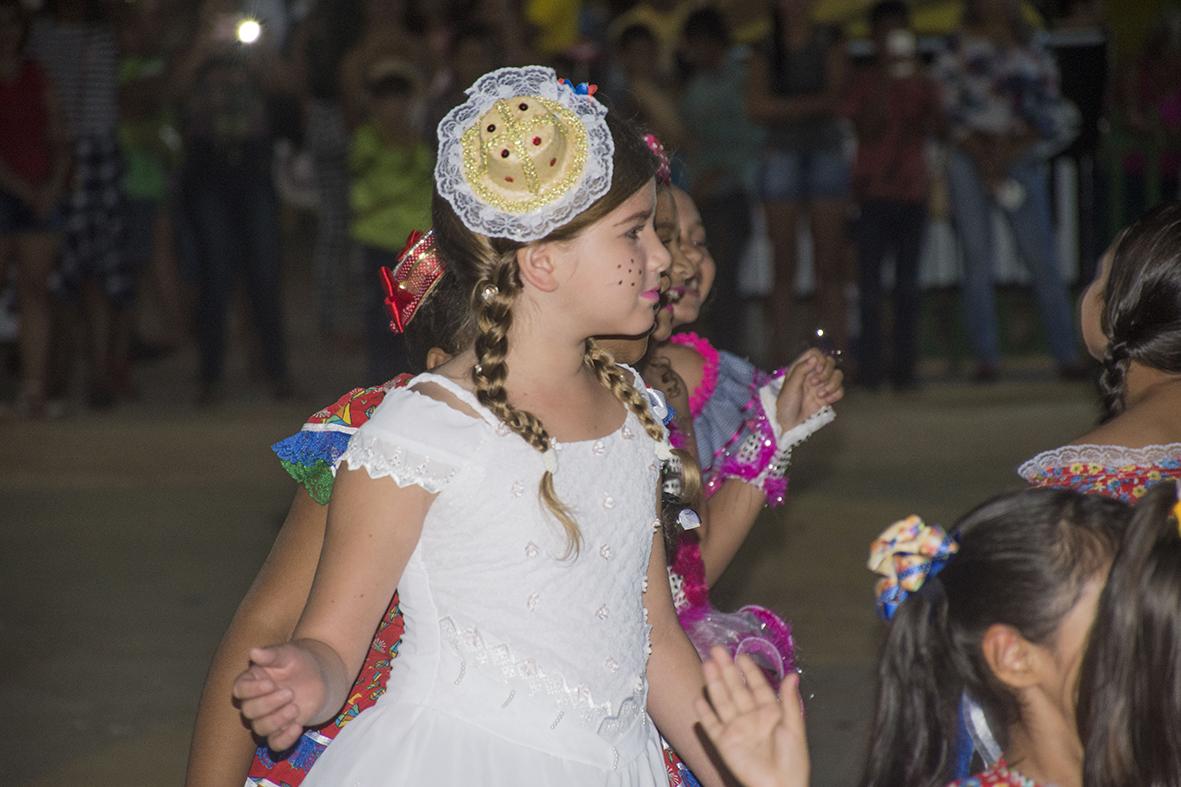 Explosão de cores, animação e cultura abrilhantaram a última noite do ‘Arraiá de São João’