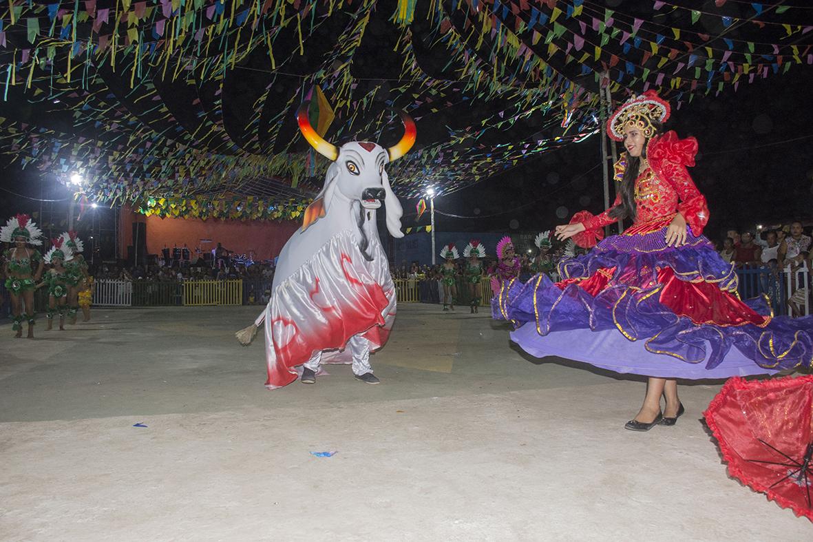 Explosão de cores, animação e cultura abrilhantaram a última noite do ‘Arraiá de São João’