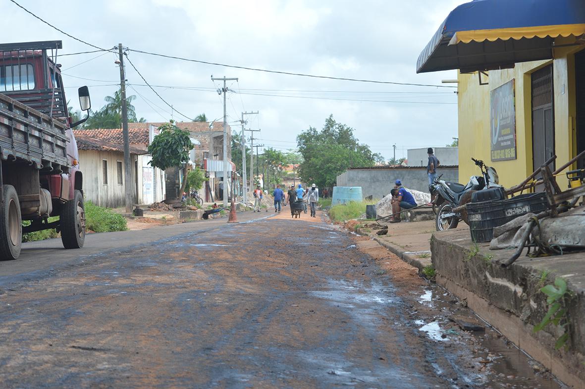 Ruas continuam recebendo asfalto e melhorias na infraestrutura