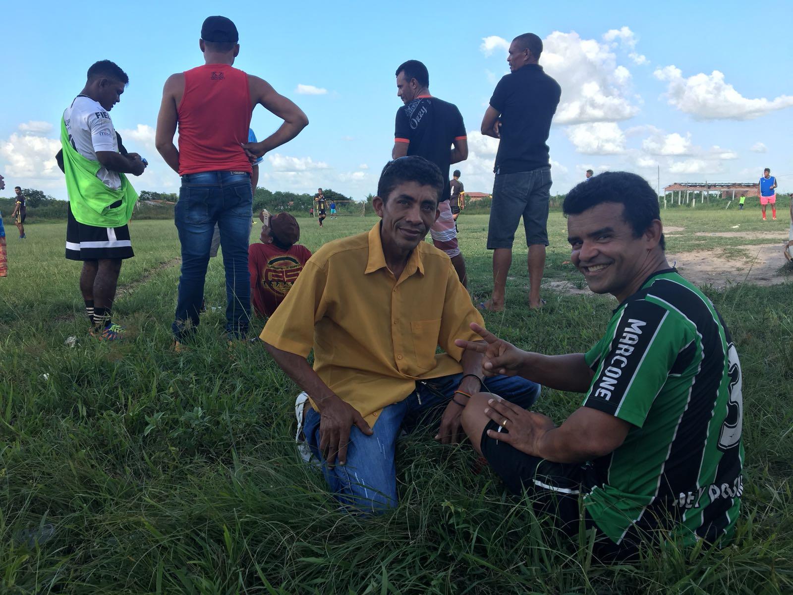 Amigos do Passinho prestam homenagem histórica aos pais de Chega Tudo