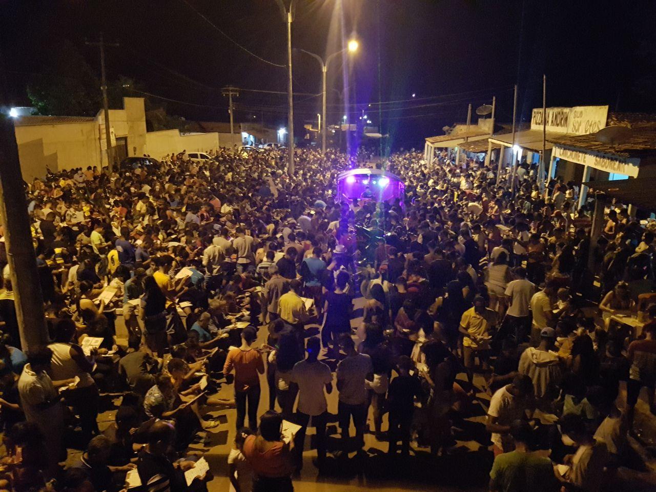 Amigos do Passinho prestam homenagem histórica aos pais de Chega Tudo