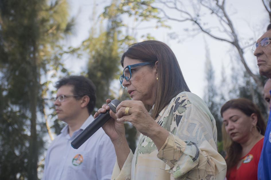 Indalécio recebe Roseana em sua residência