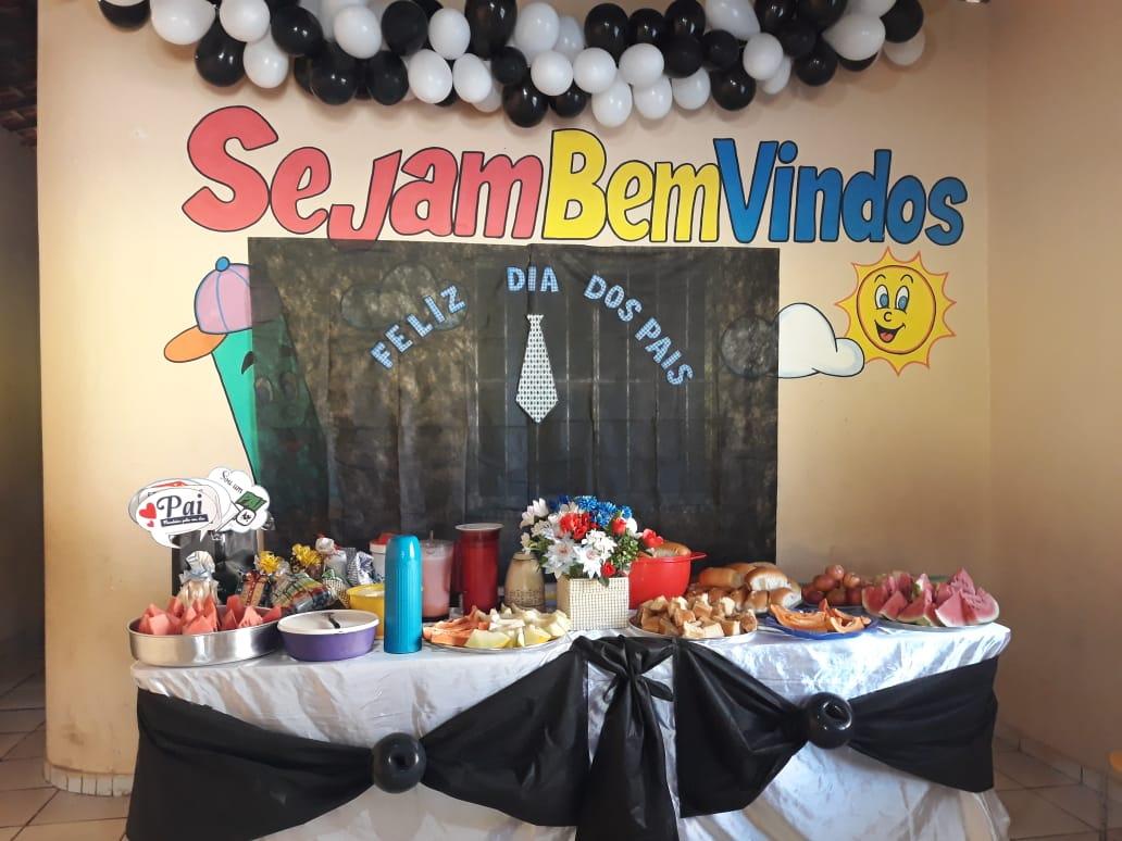 Escola Profª Maurícia presta homenagens aos pais