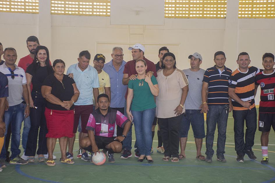 Chico Velho inaugurou mais uma quadra poliesportiva