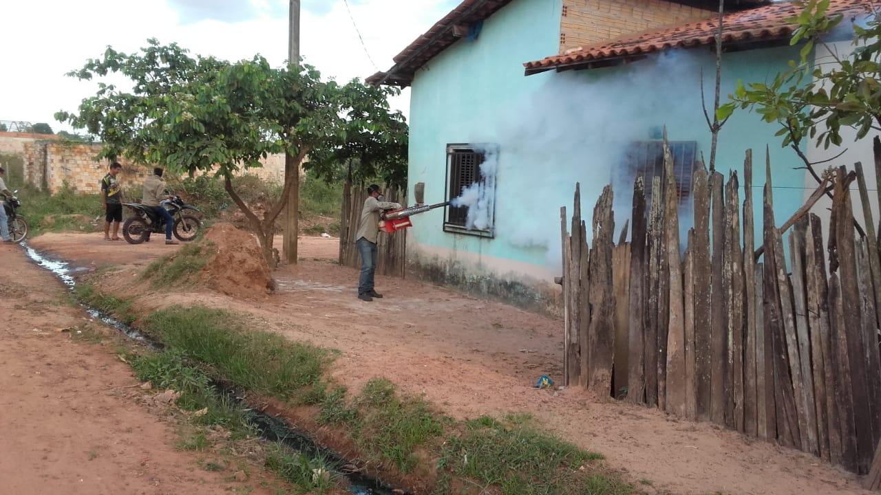 Equipes da FUNASA realizam serviços de fumacê em dois bairros de Governador Nunes Freire