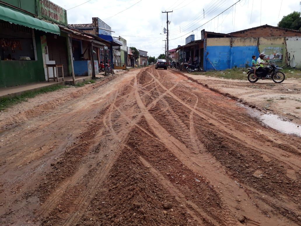 Asfalto na rua e isso jamais teve ligação com a oposição política