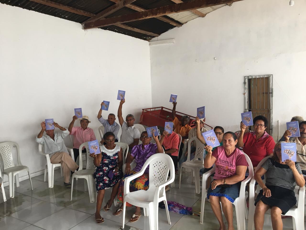 Cartilha do Idoso é apresentada aos idosos juncoenses