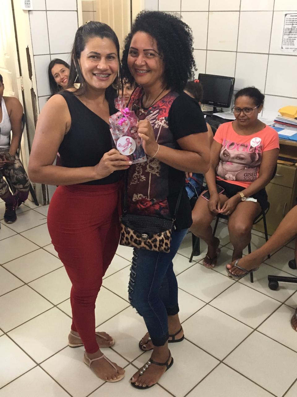 Encontro com manicures juncoenses integrou ações da Campanha Outubro Rosa