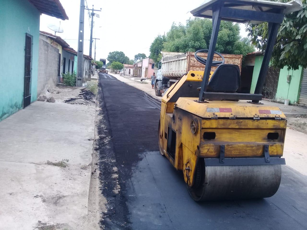 Asfalto começa a transformar ruas em Amapá do Maranhão