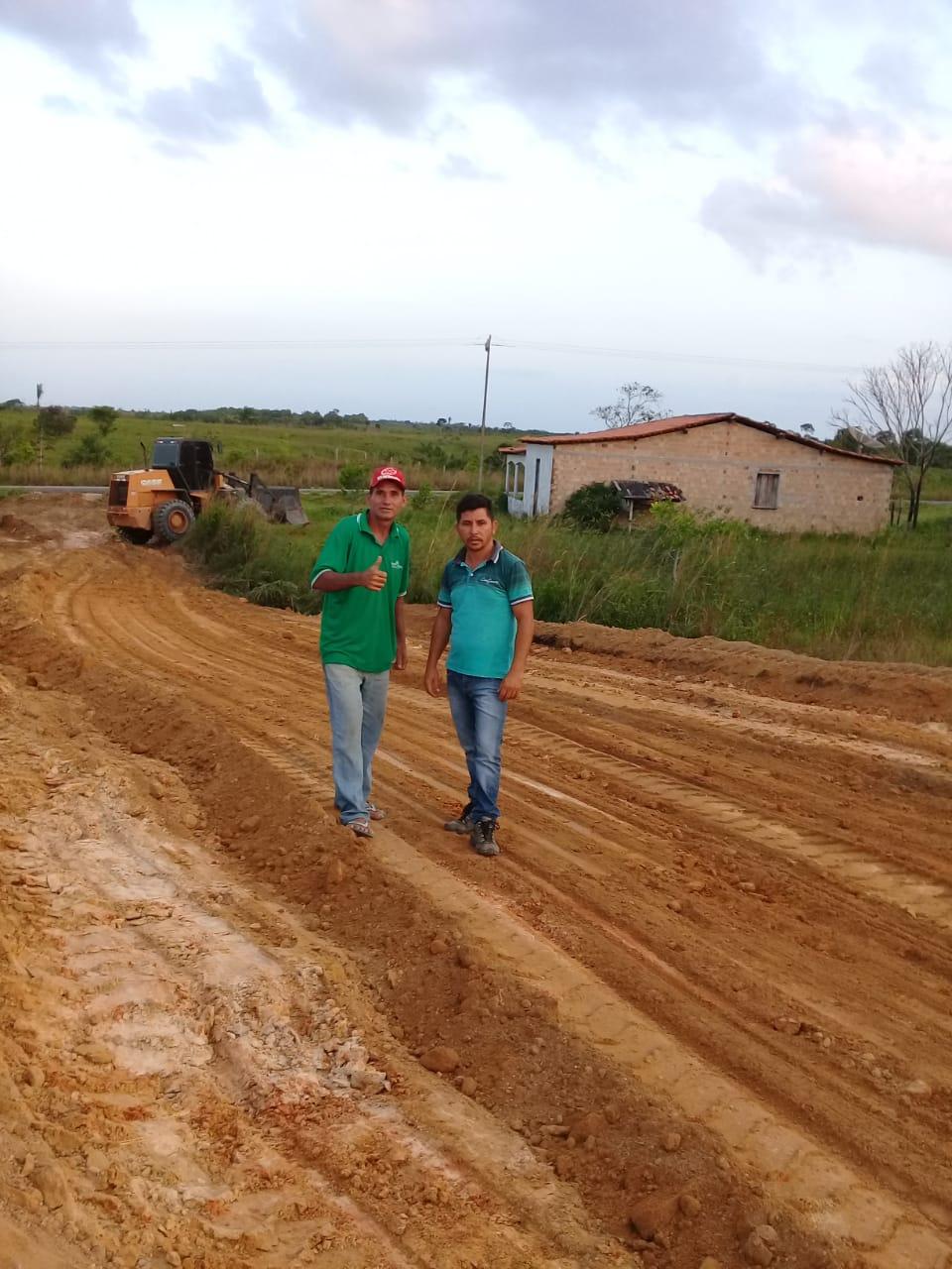 Estrada de acesso a 20 do Jacy recebe serviços de reparo e manutenção