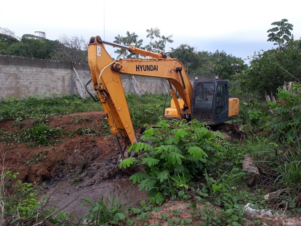 Limpeza do Igarapé Maria Preta vai facilitar escoamento das águas das chuvas