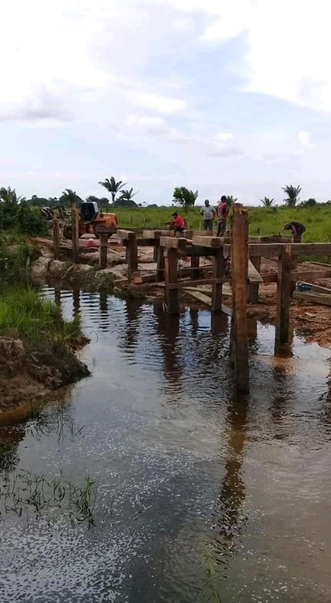 Construção da ponte na Quadra 10 em plena execução