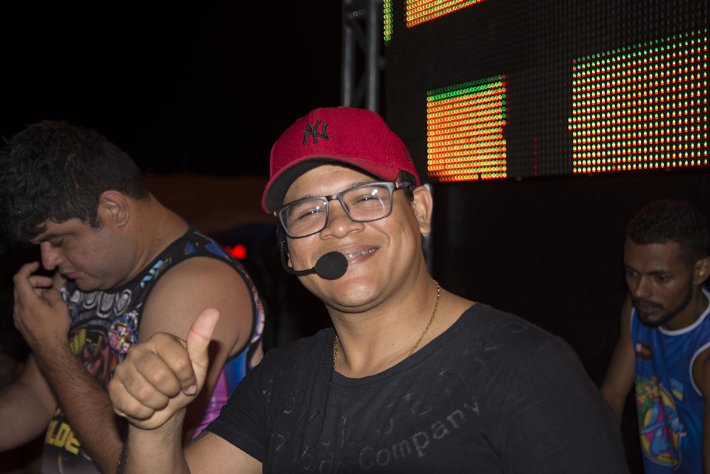 Mesmo com chuva, Dj Darlan anima o Gurufolia