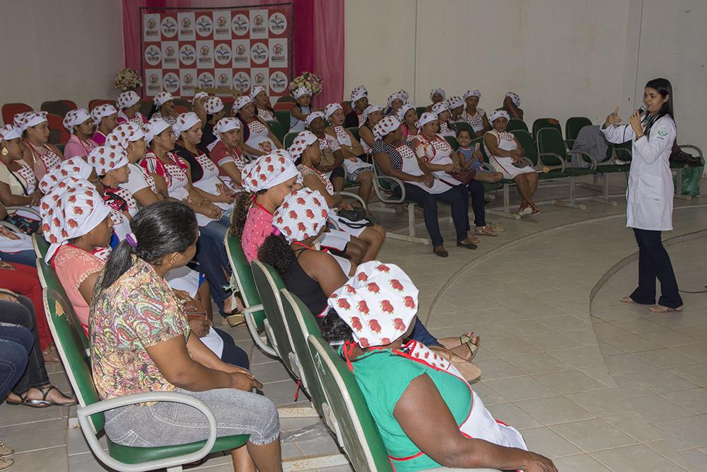 Formação para Merendeiras reforça melhorias na Educação de Governador Nunes Freire