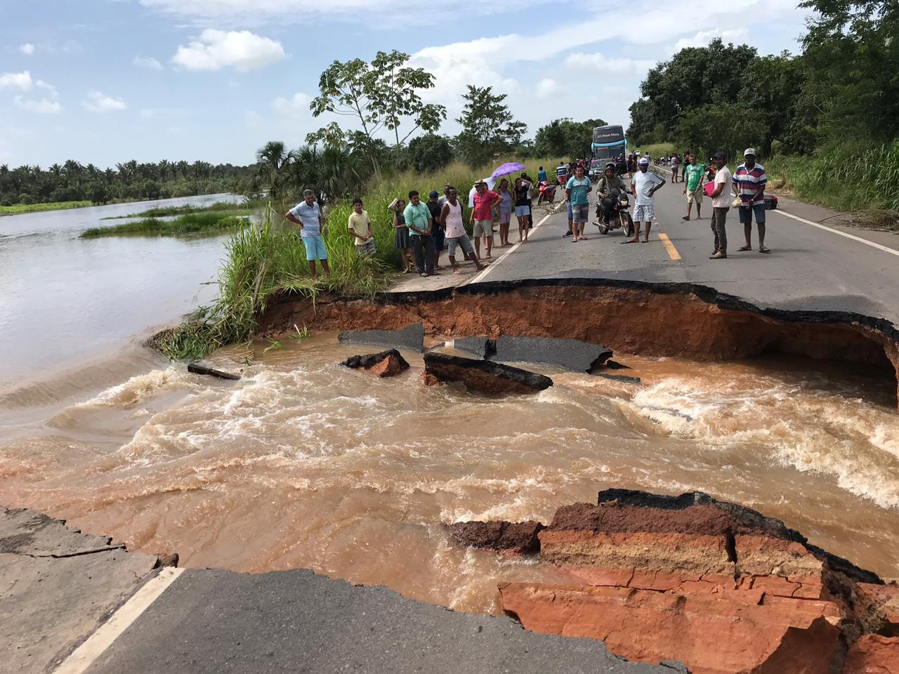 A BR-316 cortou próximo a Araguanã