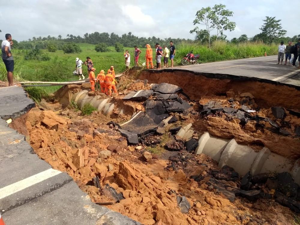 DNIT inicia recuperação de trecho rompido da BR-316, em Zé Doca