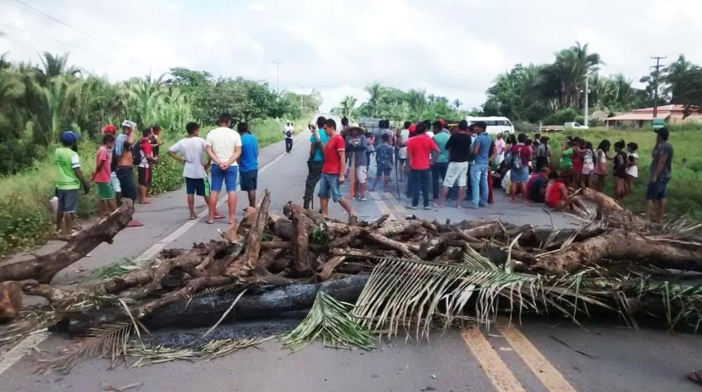 Índios protestam e voltam a bloquear a BR-316 no Maranhão