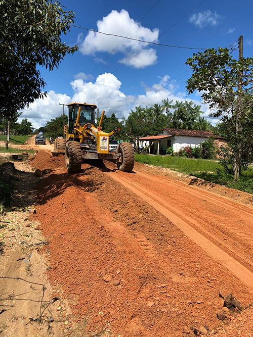 Secretaria de Obras executa serviços de recuperação de pontos críticos no Povoado Cocal