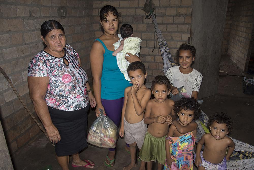 Câmara de Vereadores e Bombeiro Civil realizam distribuição de cestas básicas em Maracaçumé