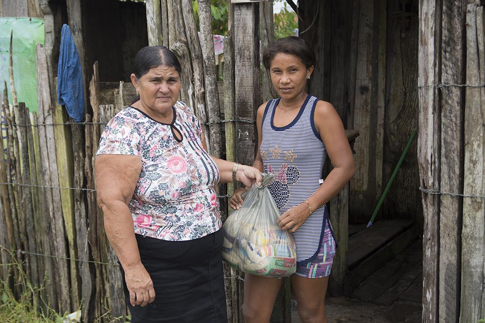 Câmara de Vereadores e Bombeiro Civil realizam distribuição de cestas básicas em Maracaçumé