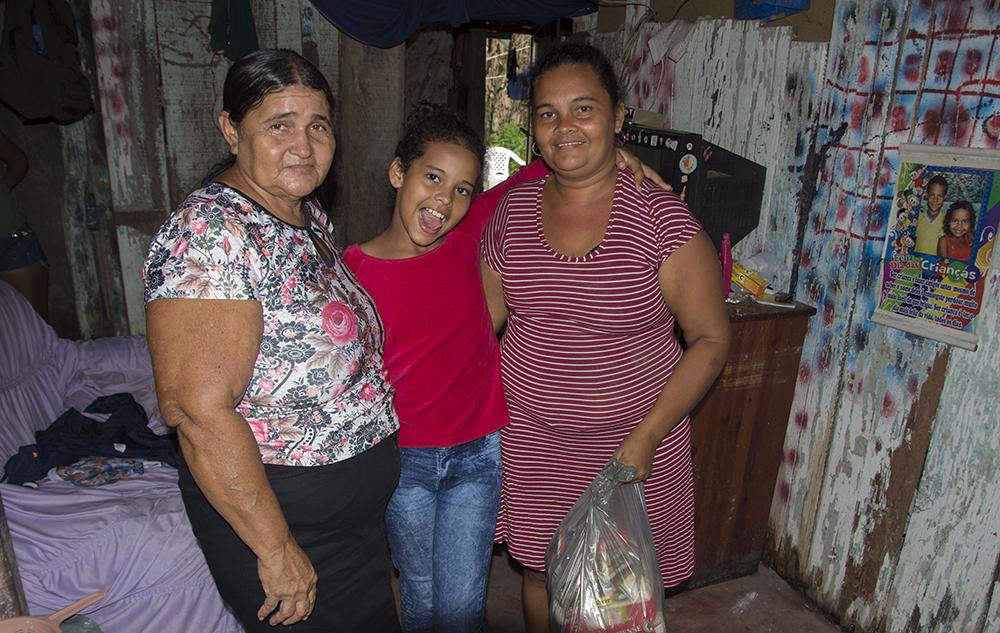 Câmara de Vereadores e Bombeiro Civil realizam distribuição de cestas básicas em Maracaçumé