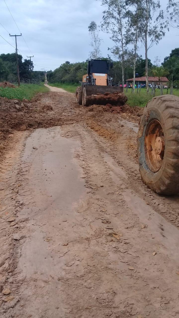 Estradas vicinais recebem serviços paliativos