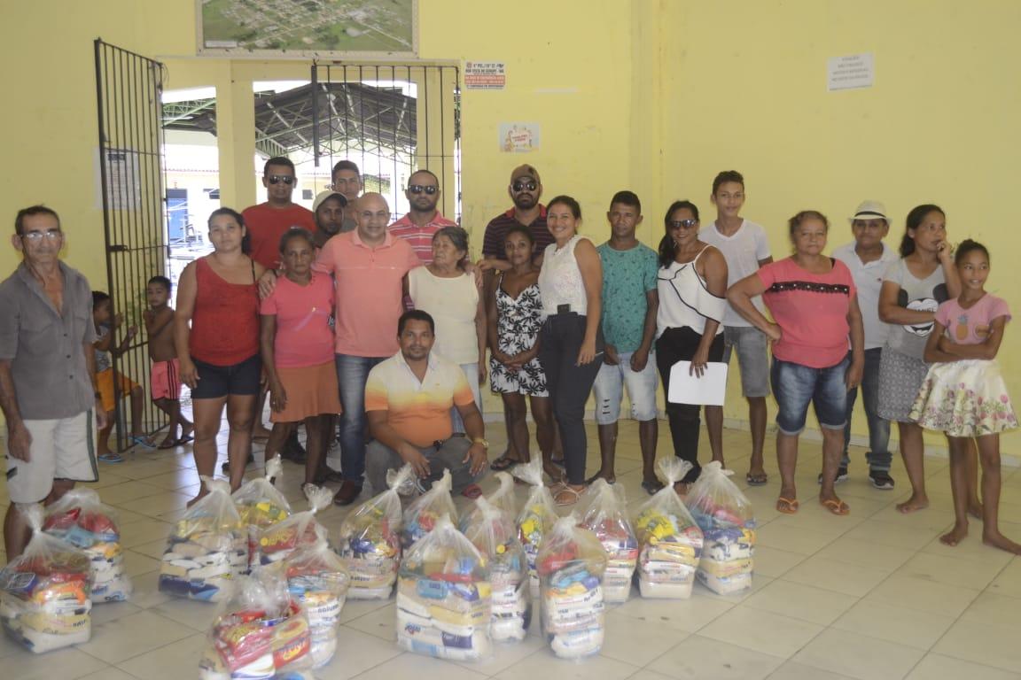 Cestas básicas são distribuídas aos desabrigados em Boa Vista do Gurupi