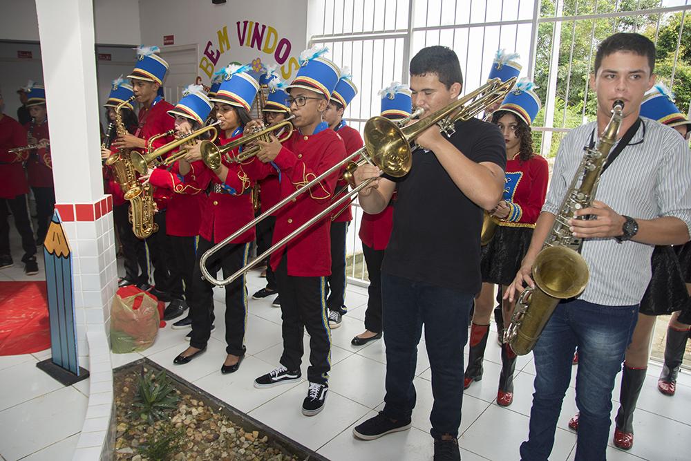 Escola e ginásio são inaugurados em Maracaçumé