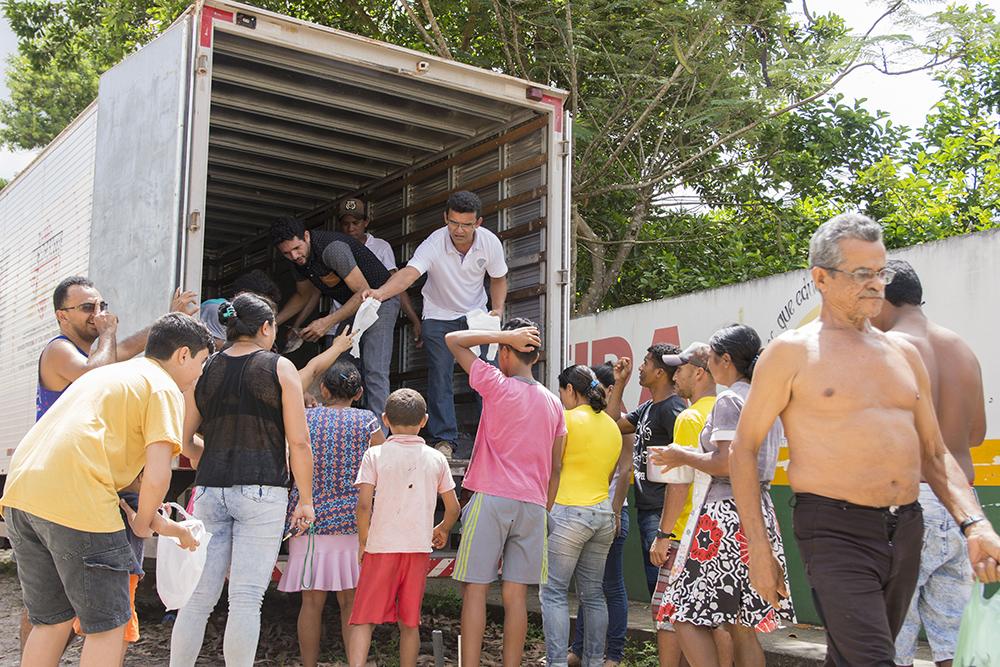 Ney Passinho distribuiu mais de uma tonelada de peixes às famílias centronovenses