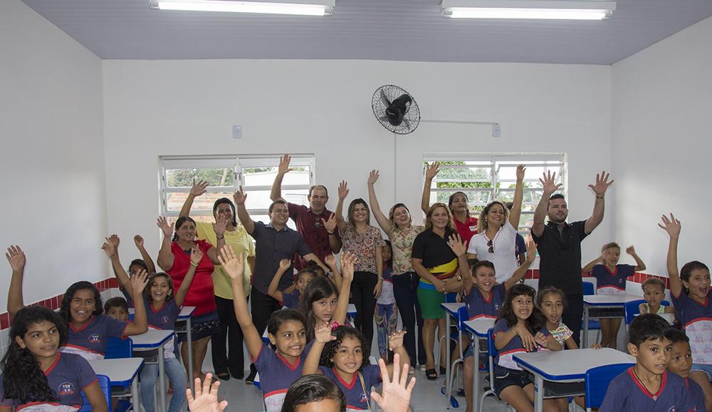 Escola e ginásio são inaugurados em Maracaçumé